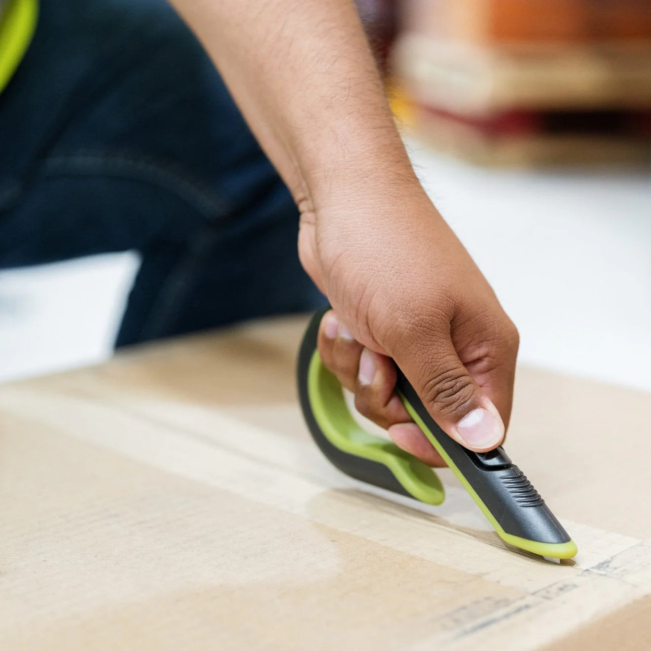 Slice Auto-Retract Box Cutter
